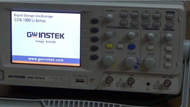Máy hiện sóng số GW Instek GDS-1072A-U cũng cho phép người dùng lưu tối đa 15 dạng sóng Máy hiện sóng số GW Instek GDS-1072A-U cũng cho phép người dùng lưu tối đa 15 dạng sóng