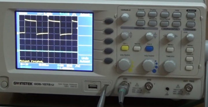 Máy hiện sóng 2 kênh được thiết kế với màn hình LCD màu 5,7 inch Máy hiện sóng 2 kênh được thiết kế với màn hình LCD màu 5,7 inch