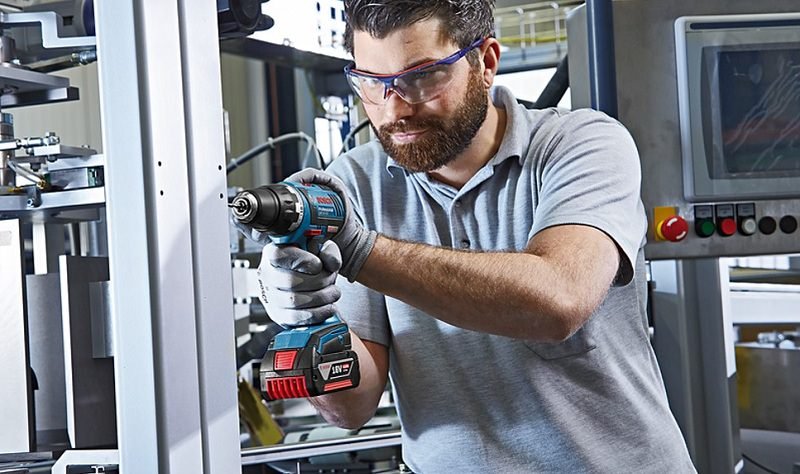Bosch GSB 18V EC có khả năng làm việc mạnh mẽ Bosch GSB 18V EC có khả năng làm việc mạnh mẽ