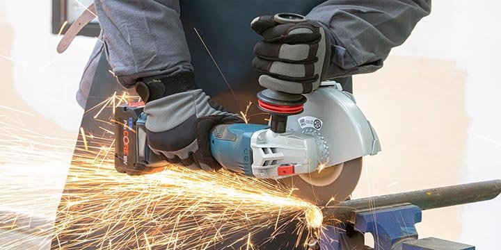 Máy mài dùng pin Bosch GWS 18V-180 PC mạnh mẽ