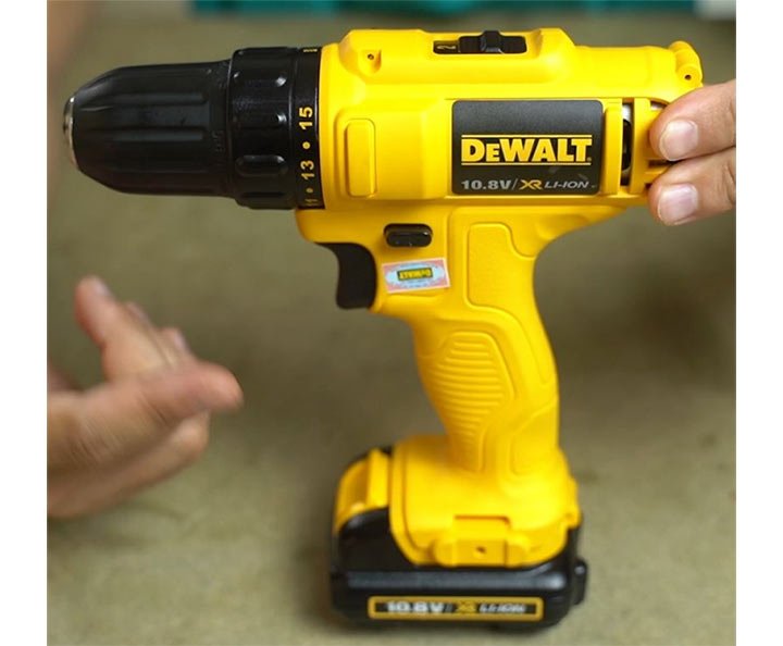 Máy khoan pin DeWalt DCD700C2 10.8V