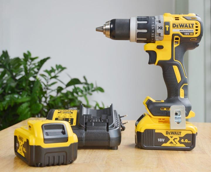 Máy khoan pin Dewalt DCD796m2 Máy khoan pin Dewalt DCD796m2