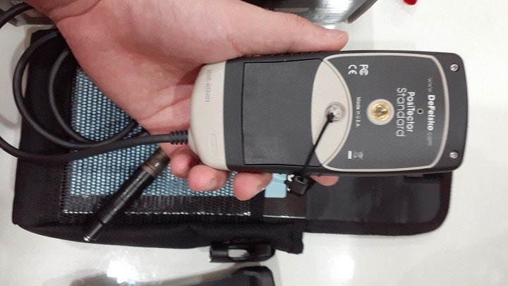 Mặt sau của máy đo độ dày lớp phủ Positector 6000 F0S1 Mặt sau của máy đo độ dày lớp phủ Positector 6000 F0S1