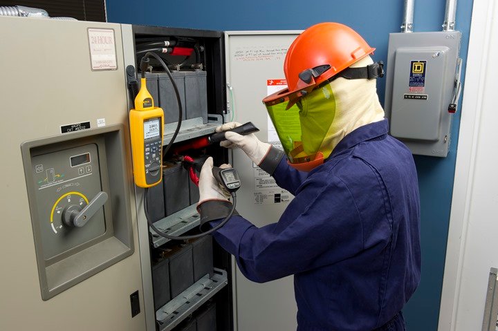 Fluke BT510 thiết kế nhỏ gọn, phù hợp làm việc ở nhiều không gian