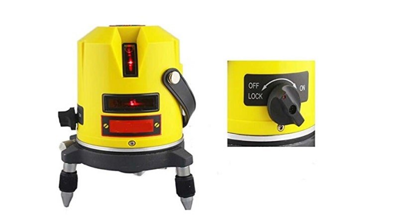 Máy cân mực bằng tia Laser phát ra 4 tia laser màu đỏ đứng vuông góc với 1 tia laser ngang và 1 chấm dọi định vị.