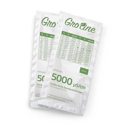Dung dịch hiệu chuẩn độ dẫn 5000 µScm hộp 25 gói 20ml HI70039G