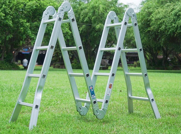 Hình ảnh thực tế của thang nhôm gấp Hakawa Hình ảnh thực tế của thang nhôm gấp Hakawa