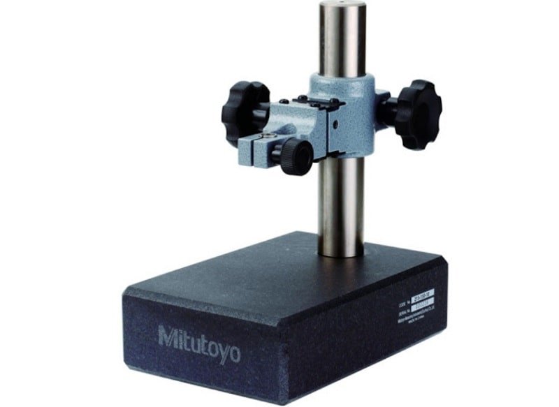 Chân đế Mitutoyo 215-150-10 đi kèm với hệ thống khóa cơ, cho phép điều chỉnh sao cho phù hợp Chân đế Mitutoyo 215-150-10 đi kèm với hệ thống khóa cơ, cho phép điều chỉnh sao cho phù hợp