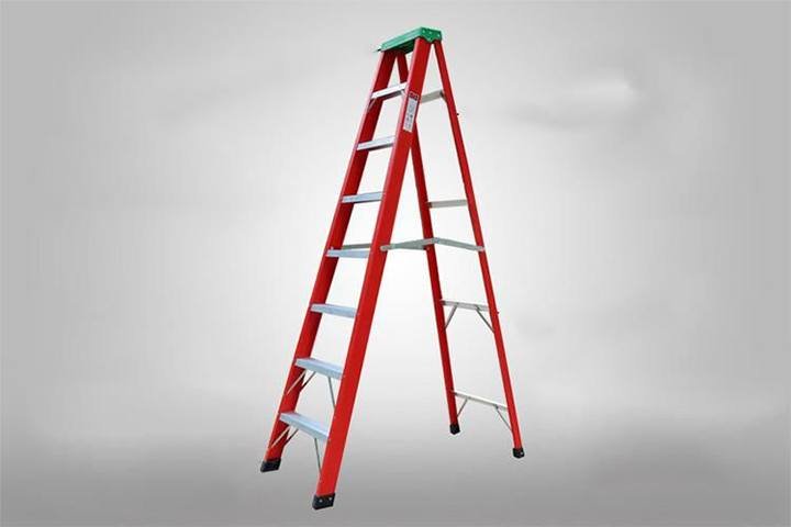 Hình ảnh của thang nhôm gấp đa năng Nikawa cách điện Hình ảnh của thang nhôm gấp đa năng Nikawa cách điện