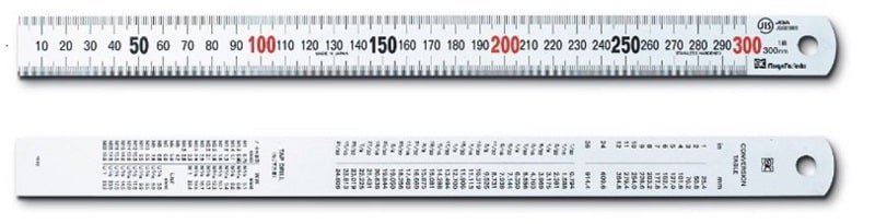 Thước lá Niigata ST-300 được làm bằng chất liệu inox, nó đảm bảo độ bền cao, chống mài mòn, móp méo và không bị hoen gỉ theo thời gian.