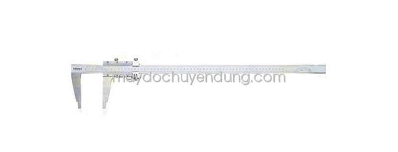 Thước cặp cơ 1 mỏ có phạm vi 0(20)-600mm, độ chính xác là 0.05mm trên vạch chia 0.02mm. 