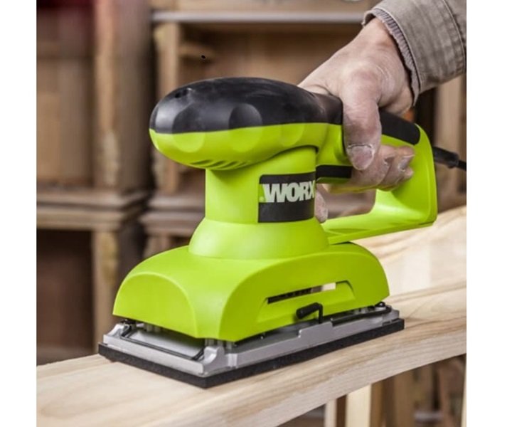 Máy chà nhám rung 260W Worx Green WU639 cấu tạo cầm tay, dễ sử dụng
