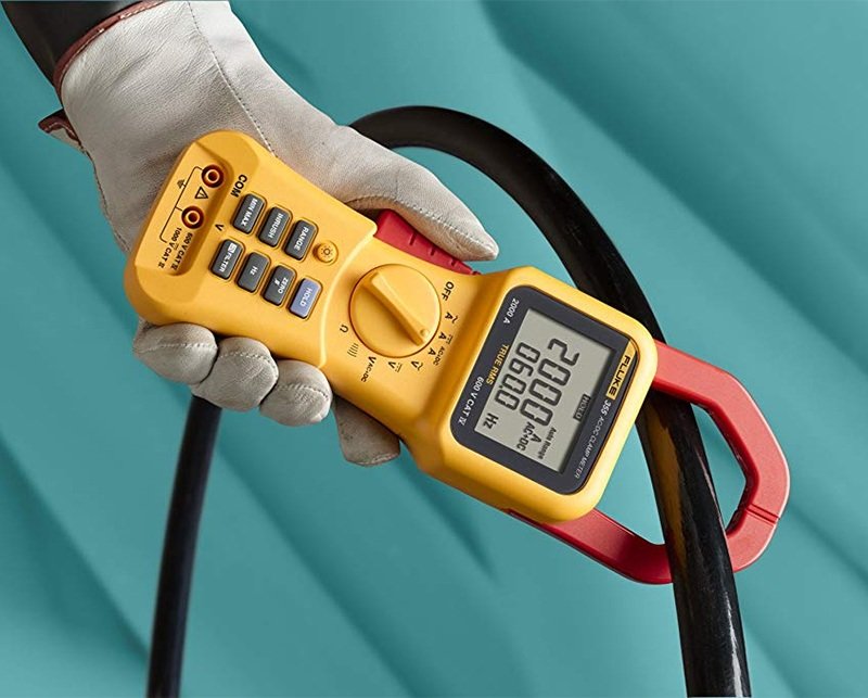 Fluke 355 có độ mở kìm cực rộng, kẹp được dây điện kích thước lớn Fluke 355 có độ mở kìm cực rộng, kẹp được dây điện kích thước lớn