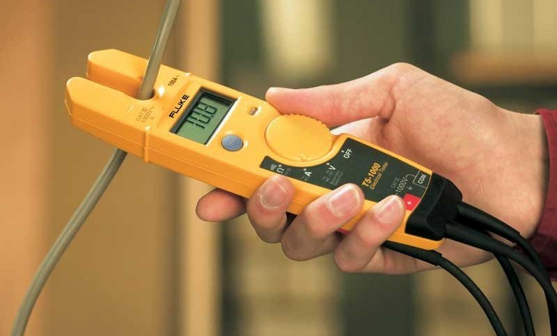 Ampe Kìm Fluke T5-1000 có thiết kế nhỏ gọn, tiện dụng, dễ dàng thao tác Ampe Kìm Fluke T5-1000 có thiết kế nhỏ gọn, tiện dụng, dễ dàng thao tác