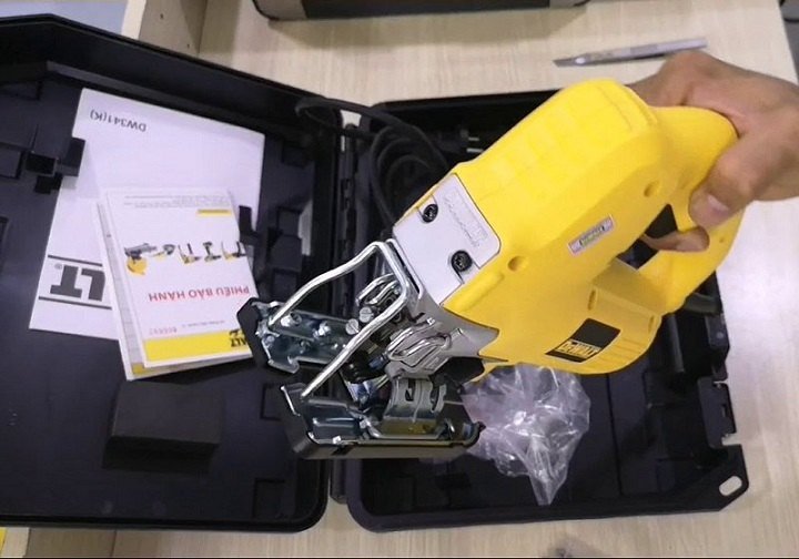 Trọn bộ máy cưa lọng Dewalt DW341K Trọn bộ máy cưa lọng Dewalt DW341K