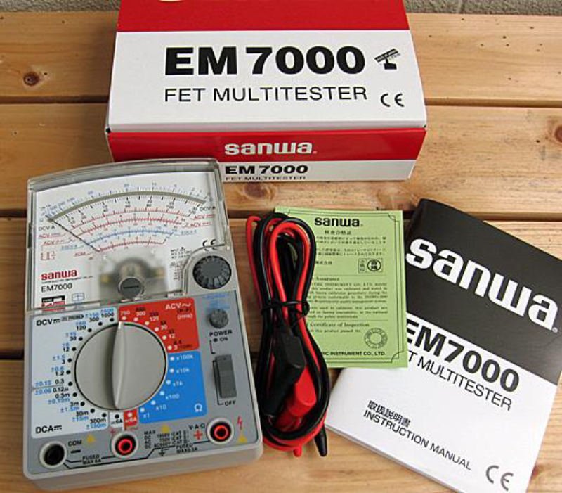 Màn hình kính cao cấp giúp quan sát thông số dễ dàng Màn hình kính cao cấp giúp quan sát thông số dễ dàng