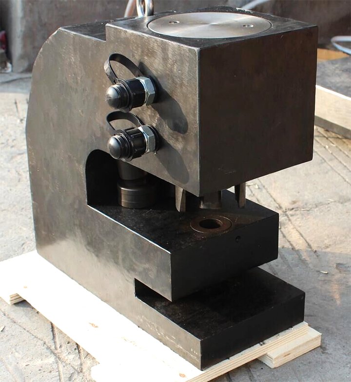 Hình ảnh đột lỗ thủy lực SH-70A Hình ảnh đột lỗ thủy lực SH-70A