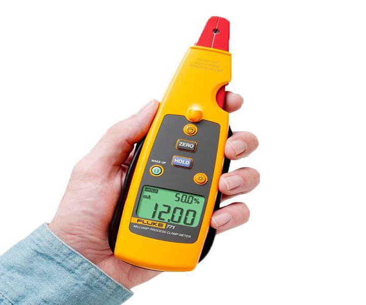 Ampe kìm Fluke 771 thiết kế nhỏ gọn, phù hợp với sử dụng nhiều vị trí Ampe kìm Fluke 771 thiết kế nhỏ gọn, phù hợp với sử dụng nhiều vị trí