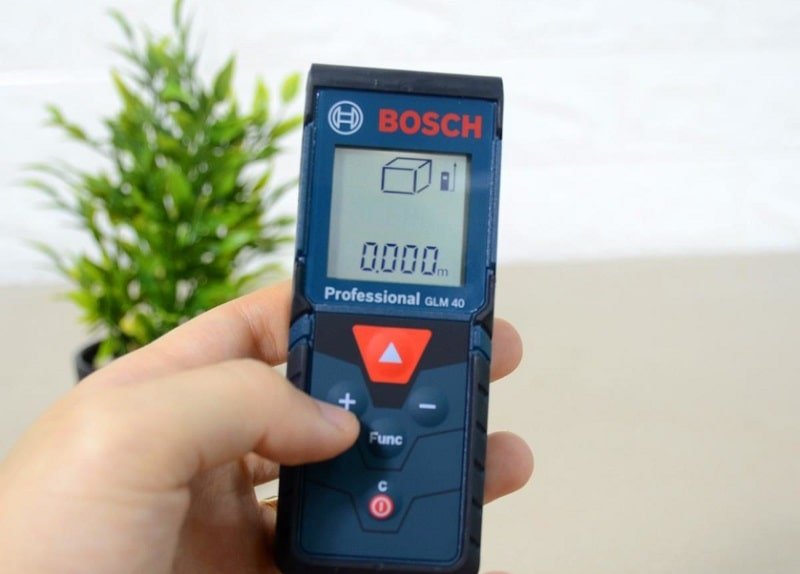 Máy đo khoảng cách laser Bosch GLM 30 thể hiện các số đo chiều dài chính xác bằng cách đơn giản nhất Máy đo khoảng cách laser Bosch GLM 30 thể hiện các số đo chiều dài chính xác bằng cách đơn giản nhất