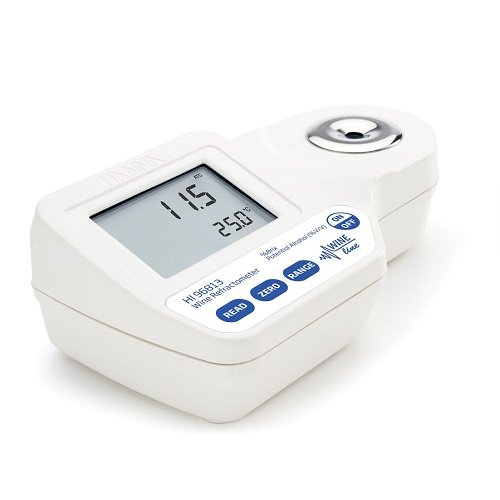Hanna HI96813 - Khúc xạ kế đo Cồn Đường trong rượu mứt nước ép