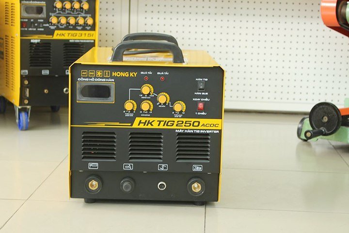 Hình ảnh thực tế của máy hàn điện tử HK TIG 250 AC/DC Hình ảnh thực tế của máy hàn điện tử HK TIG 250 AC/DC