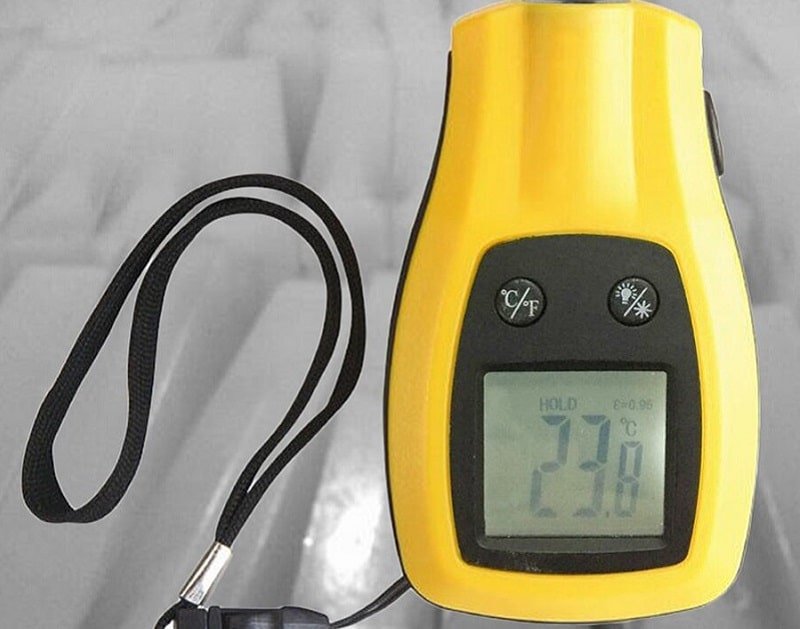Màn hình LCD có đèn nền trong máy đo nhiệt độ bằng laser HT-290 giúp thực hiện công việc dễ dàng Màn hình LCD có đèn nền trong máy đo nhiệt độ bằng laser HT-290 giúp thực hiện công việc dễ dàng