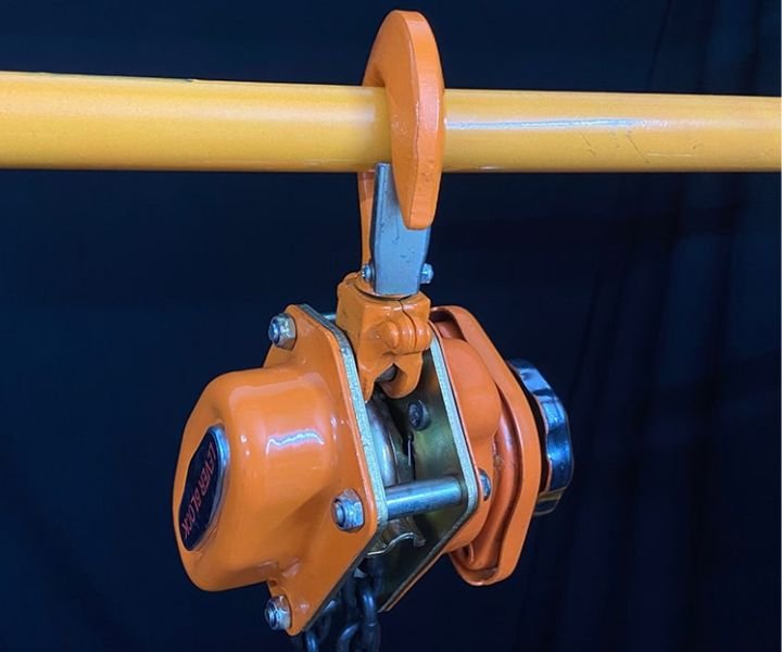 Kenbo LB2 cho phép người dùng nâng hạ hàng hóa tối đa 2 tấn 