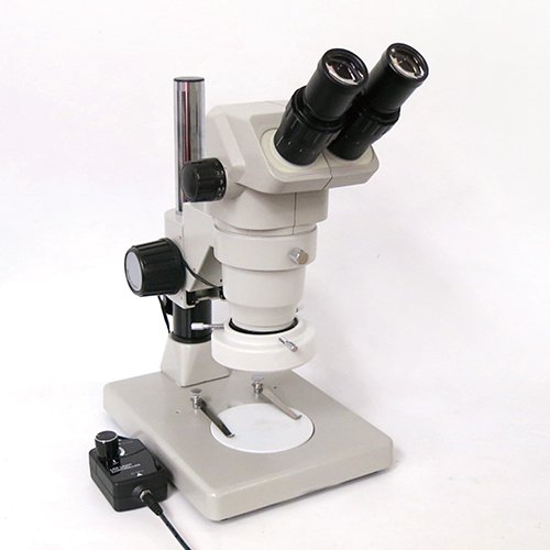 Kính hiển vi soi nổi Shodensha GR1040-65S2 có thể điều chỉnh độ phóng đại liên tục bằng núm điều chỉnh. Kính hiển vi soi nổi Shodensha GR1040-65S2 có thể điều chỉnh độ phóng đại liên tục bằng núm điều chỉnh.