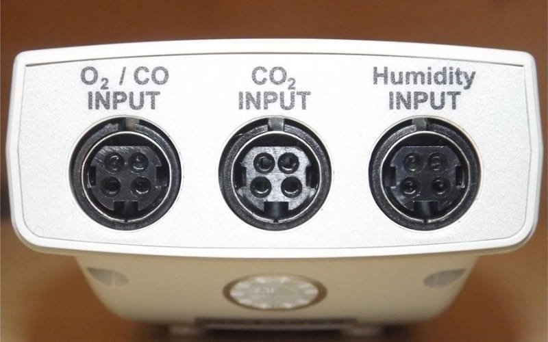 Cổng cắm đầu cảm biến riêng biệt cho từng loại khí