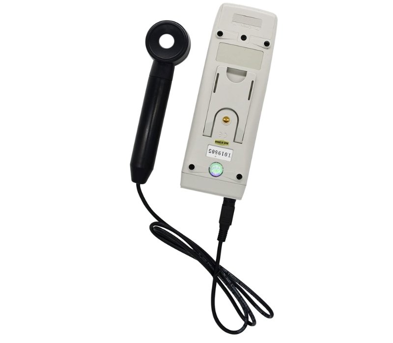 Mặt sau chứa khoang pin của máy đo cường độ tia UV Lutron YK-35UV