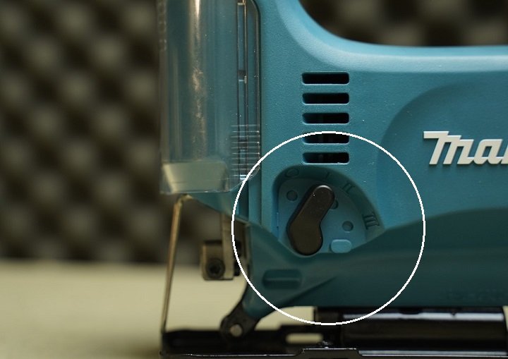 Chế độ đá lưỡi của Makita 4328