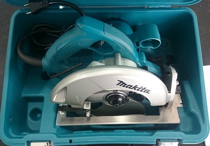 Hộp máy cưa đĩa Makita 5806B Hộp máy cưa đĩa Makita 5806B