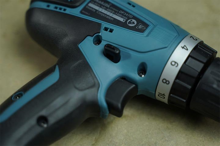 Makita DF347DWE 14.4V có cấu tạo phù hợp với tay cầm của người thao tác