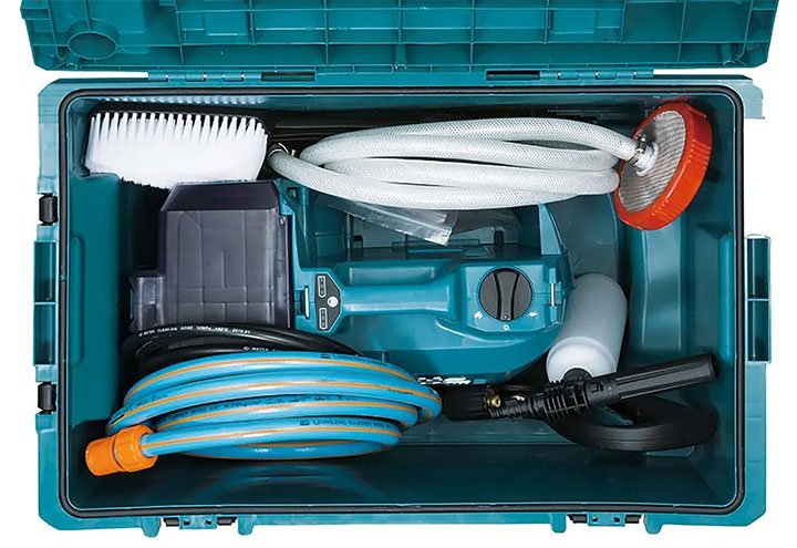 Phụ kiện của máy rửa xe Makita DHW080PT2 được đựng trong thùng bằng nhựa Phụ kiện của máy rửa xe Makita DHW080PT2 được đựng trong thùng bằng nhựa