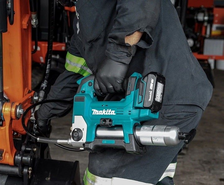 Makita DGP180RT hoạt động bền bỉ, bơm mỡ nhanh Makita DGP180RT hoạt động bền bỉ, bơm mỡ nhanh
