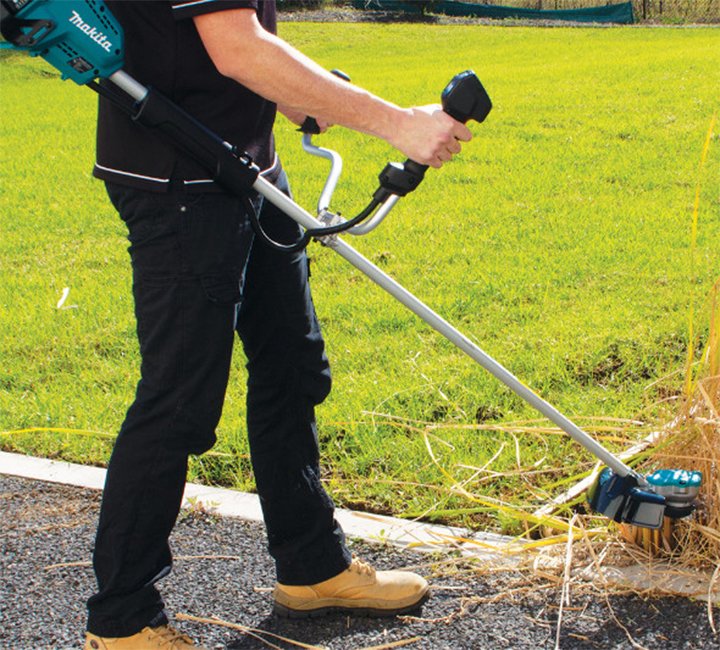 Hình ảnh máy cắt cỏ dùng pin Makita DUR368AZ