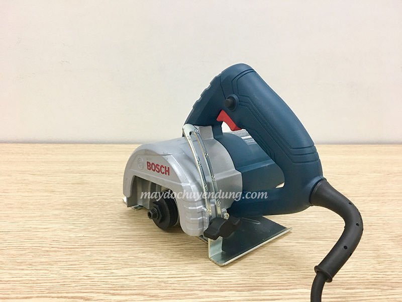 Cho phép thực hiện những đường cắt ở 90 độ và 45 độ. Cho phép thực hiện những đường cắt ở 90 độ và 45 độ.