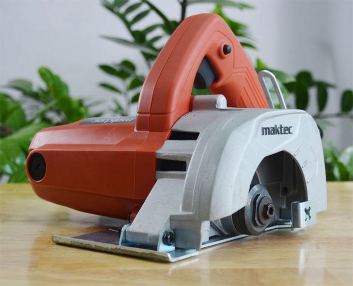 Hình ảnh máy cắt gạch Maktec MT413 Hình ảnh máy cắt gạch Maktec MT413