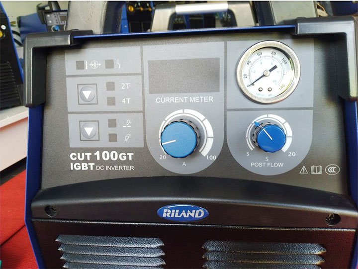 Bảng điều khiển của máy cắt Plasma Riland CUT 100GT Bảng điều khiển của máy cắt Plasma Riland CUT 100GT