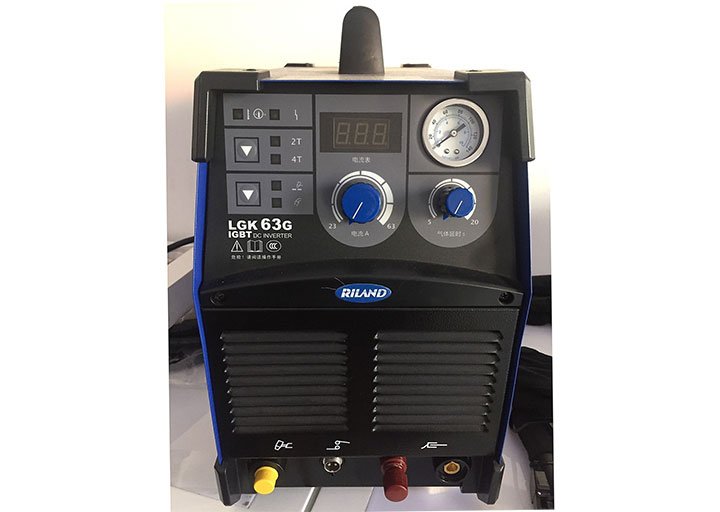 Mặt trước của máy cắt Plasma Riland Mặt trước của máy cắt Plasma Riland