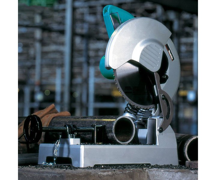 Máy cắt sắt Makita LC1230 sử dụng lưỡi hợp kim cắt nhanh gấp 4 lần so với đá cắt thông thường Máy cắt sắt Makita LC1230 sử dụng lưỡi hợp kim cắt nhanh gấp 4 lần so với đá cắt thông thường