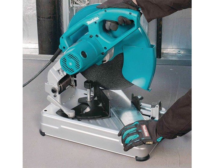 Khả năng cắt sắt vượt trội của Makita LW1400 Khả năng cắt sắt vượt trội của Makita LW1400