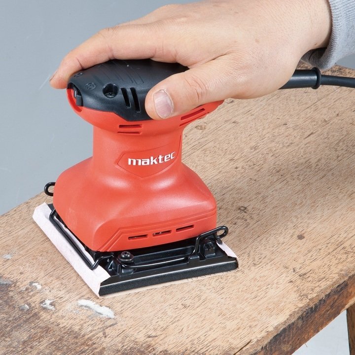 Máy hoạt động ổn định, tốc độ chà nhám nhanh Máy hoạt động ổn định, tốc độ chà nhám nhanh