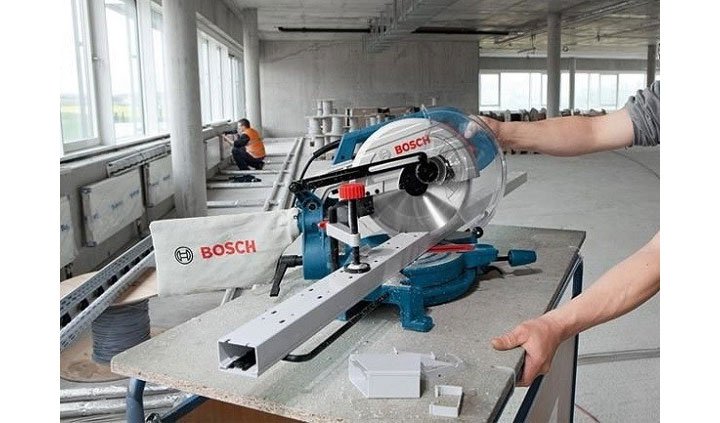 Đi kèm với máy có túi chứa bụi, đảm bảo môi trường sạch sẽ Đi kèm với máy có túi chứa bụi, đảm bảo môi trường sạch sẽ