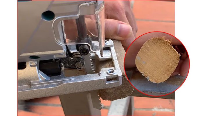Đường cắt gỗ khá mịn và tốc độ cắt khá nhanh Đường cắt gỗ khá mịn và tốc độ cắt khá nhanh