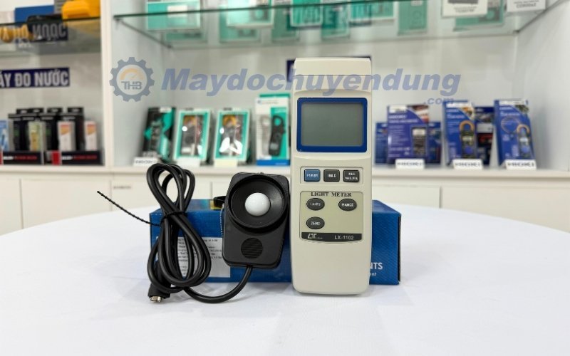 Lutron LX-1102 tích hợp các tính năng tiện dụng
