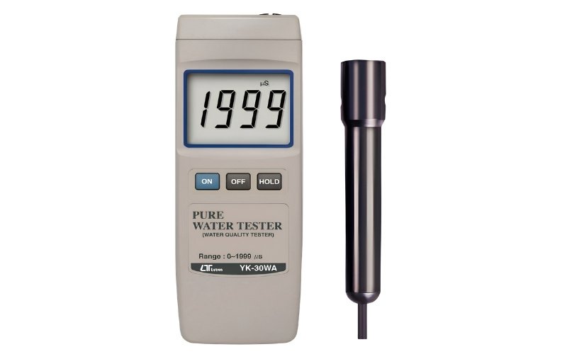 Máy đo độ dẫn điện của nước tinh khiết cầm tay Lutron YK-30WA