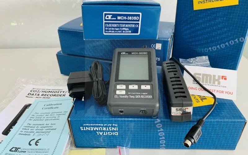 Máy đo khí CO2 và nhiệt độ độ ẩm tự ghi Lutron MCH-383SD