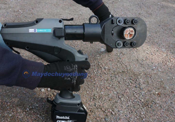 IZUMI S7G-60EM kiểu dáng gọn nhẹ, kết cấu chắc chắn
