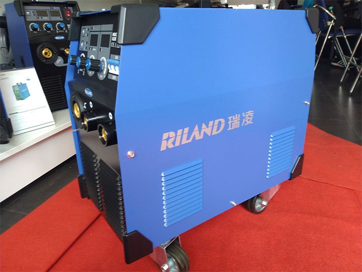 Hình ảnh máy hàn Mig Riland NBC 300GW Hình ảnh máy hàn Mig Riland NBC 300GW